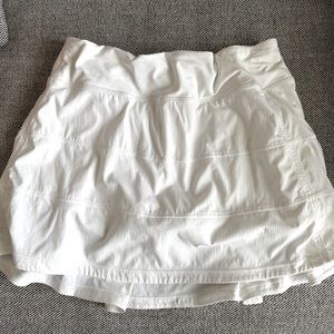 Lululemon White Pace Rival Mid-Length Skirt size 6